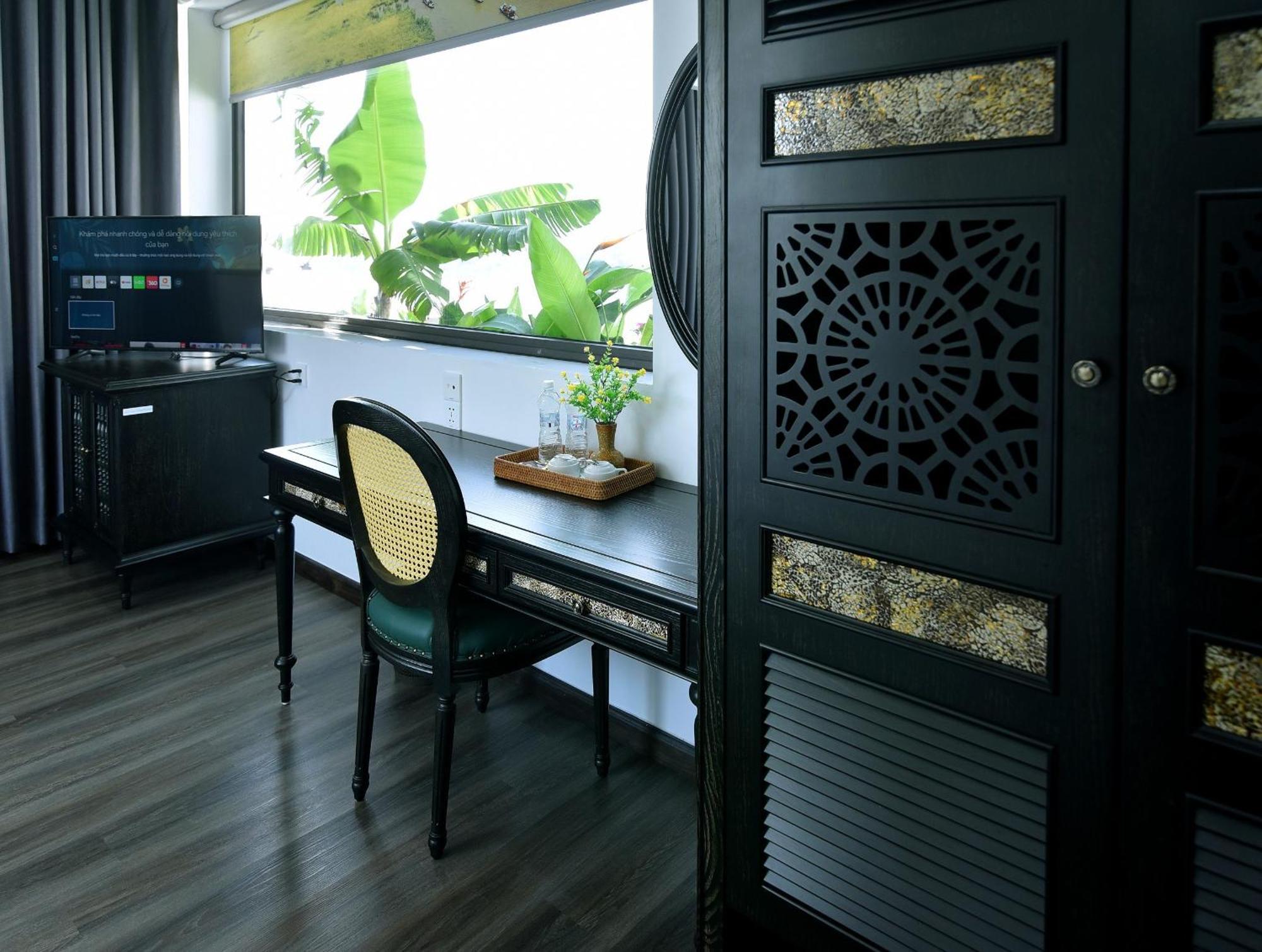 Lotus Hotel Нин Бин Екстериор снимка