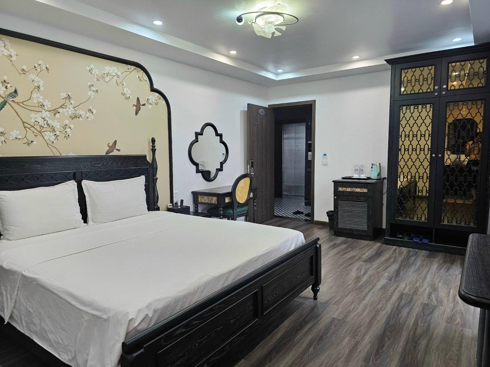 Lotus Hotel Нин Бин Екстериор снимка